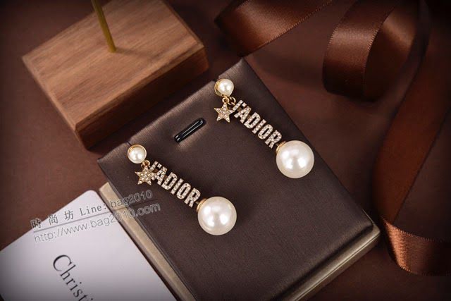 Dior飾品 迪奧最新限量版字母滿鑽耳釘  zgd1085